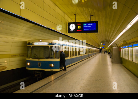 Karlsplatz-U-Bahn station zentrale München Bayern Deutschland Europa Stockfoto