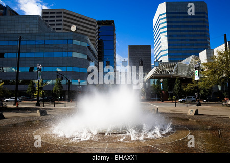 Salmon Street Springs, am Ende des Lachses in der Nähe der Gouverneur Tom McCall Waterfront Park Portland Oregon USA Stockfoto