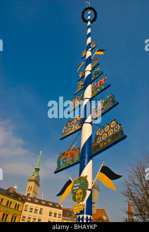 Maibaum Viktualienmarkt Quadrat zentrale München Bayern Deutschland Europa Stockfoto