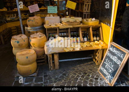 Käse am Viktualienmarkt Quadrat Altstadt München Bayern Deutschland Europa Stockfoto