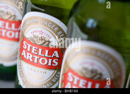 Belgische Stella Artois Bier in Flaschen. Stockfoto