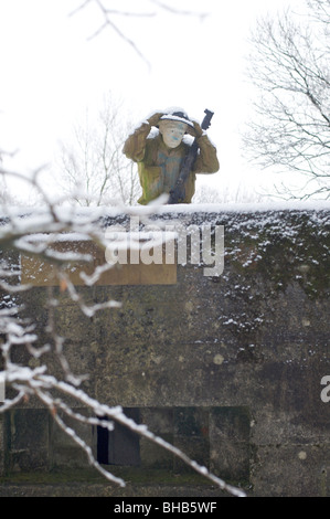 Modell des zweiten Weltkrieges Soldat auf Pillenbox Stockfoto