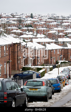 Manor-Wohnsiedlung in Sheffield im Schnee Stockfoto