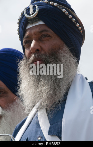 Sikhs anlässlich des 25. Jahrestages der Amritsar-Massaker von indische Armee und Anruf für einen unabhängigen Sikh-Staat. Sikh Mann. Stockfoto