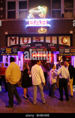 Nachtleben auf der Beale Street, Memphis, Tennessee, USA Stockfoto