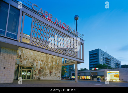 Cafe Moskau in Karl-Marx-Allee Boulavard, Berlin, Deutschland, Europa Stockfoto