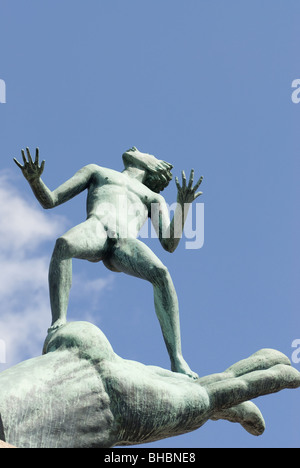 die berühmte Skulptur Hand of God von Carl Milles in Millesgarden Stockfoto