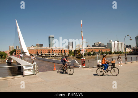 Brücke Puente De La Mujer der Frauen Buenos Aires Puerto Madero Hafen Port Dock Argentinien Stockfoto