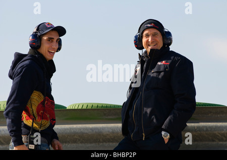 Fahrer Sebastien BUEMI (Lieft, SUI) und Team Principal Franz TOST (AUT) beide von der Scuderia Toro Rosso Formel1 Team Stockfoto