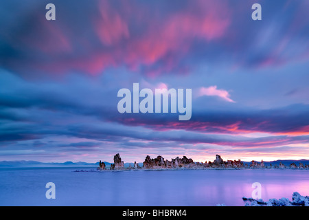 Sonnenaufgang am mono Lake. California Stockfoto
