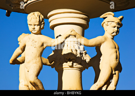 Melbourne-Skulpturen die königliche Ausstellung Brunnen in Carlton Gardens / Melbourne Victoria Australien. Stockfoto