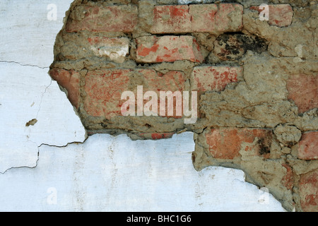 Alte Mauer gekracht. Stockfoto