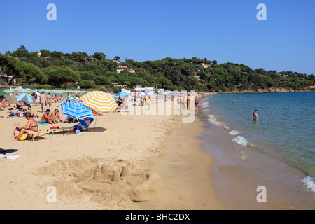 Strände in Südfrankreich. Lebhafte Ferien Szene im August Stockfoto