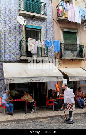 Malerische beliebte Gehäuse in der Altstadt von Lissabon Baixa-chiado Stockfoto