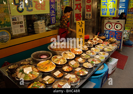 Essen auf dem Namdaemun-Markt im Süden Koreas Hauptstadt Seoul, Asien Stockfoto