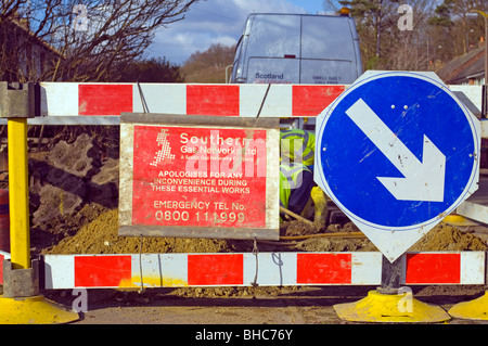 Gasleitung Reparatur arbeitet In einer Wohnstraße Stockfoto