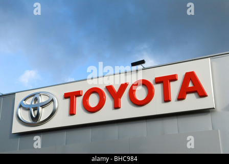 Toyota Auto Verkaufsfläche Beschilderung. London UK 2010. HOMER SYKES Stockfoto