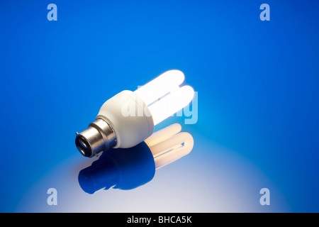 Energiesparlampe, beleuchtet Stockfoto