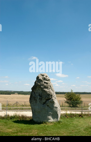 Ferse-Stein auf Stein Henge genommen von öffentlichen Straßen Stockfoto