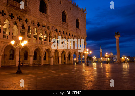 Der Doge Palast nur vor der Morgendämmerung, Venedig Veneto Italien Stockfoto