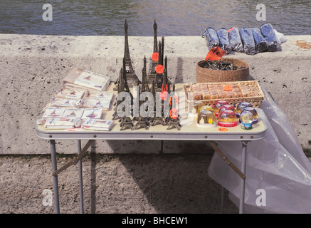 Souvenirs der Eiffelturm in Paris Stockfoto