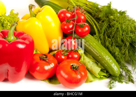 Haufen von Gemüse isoliert auf weißem Hintergrund Stockfoto