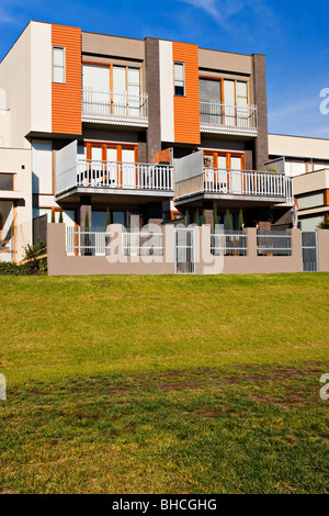 Wohnungswirtschaft / moderne Neubauten befindet sich im Vorort Maribyrnong / Melbourne Victoria Australien. Stockfoto