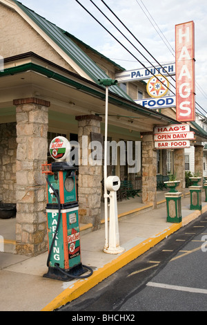 Weltberühmte Haags Hotel, Tankstelle und Restaurant, Baujahr 1915 in Shartlesville, Pennsylvania Stockfoto