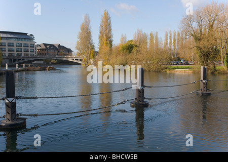 Lesung-Brücke von Caversham Weir, Themse. Lesen. Berkshire. UK Stockfoto