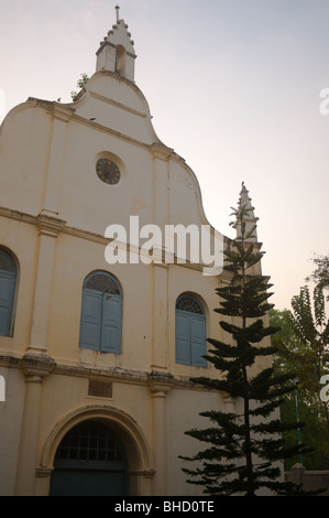 St. Franziskus Kirche am frühen Morgen Stockfoto