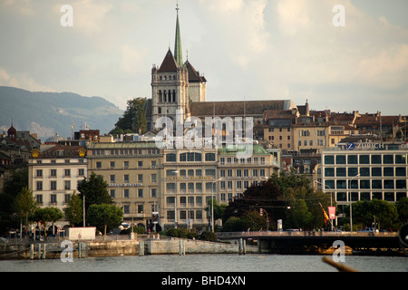 Kathedrale, alten Teil der Stadt und Genfer See-Ufer in Genf, Schweiz, Europa Stockfoto