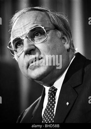 Kohl, Helmut, * 3.4.1930, deutscher Politiker (CDU), Porträt, als Bundeskanzler der Bundesrepublik Deutschland, 1984, Stockfoto