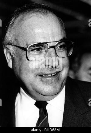 Kohl, Helmut, * 3.4.1930, deutscher Politiker (CDU), Bundeskanzler 4.10.1982 - 26.10.1998, Porträt, 1985, Stockfoto