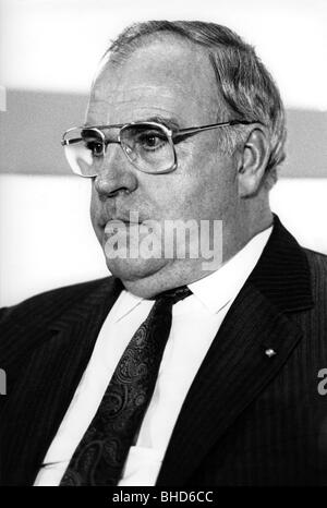 Kohl, Helmut, * 3.4.1930, deutscher Politiker (CDU), Bundeskanzler 4.10.1982 - 26.10.1998, Porträt, 1984, Stockfoto