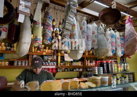 Buenos Aires Palermo Lebensmittelhändler Käse Jamon Iberico Stockfoto