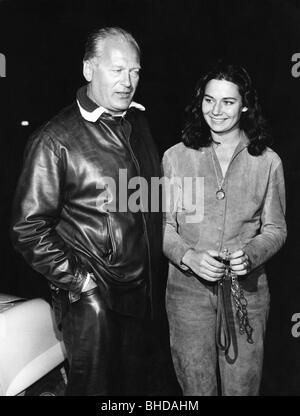 Juergens, Curd, 13.12.15 - 18.6.1982, deutscher Schauspieler, halbe Länge, mit seiner Frau Simone Bicheron, ca. 1960, Stockfoto