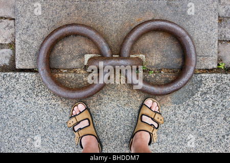 Stahl Ringe zum Festmachen des Schiffes Stockfoto