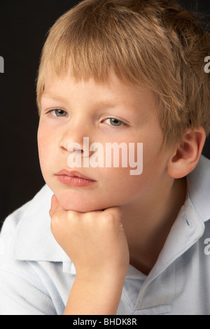 Studioportrait nachdenklichen jungen Stockfoto