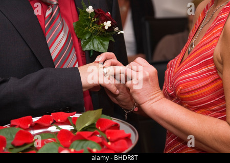 Hochzeit paar - Ringe ändern Stockfoto