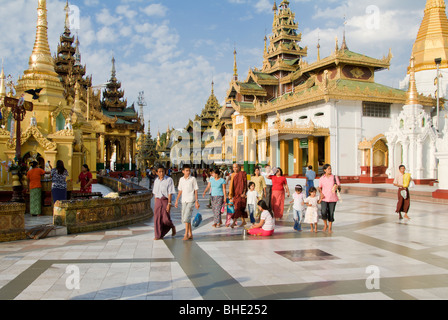 Nord-Ost-Terrasse, Shwedagon-Pagode, Rangun, Yangon; Burma, Myanmar Stockfoto