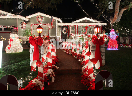 NEUN BLOCKS CHRISTMAS LIGHTS Nachbarschaft CHRISTMAS LIGHTS LOS ANGELES CA USA 14. Dezember 2009 Stockfoto