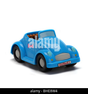 Blaues Auto Spielzeug Transport Reise Stilleben Reisen Fahrzeug Bewegung Kunststoff Enthusiast Hobby kleines Modell Spielzeug game-Studio "OK" Stockfoto
