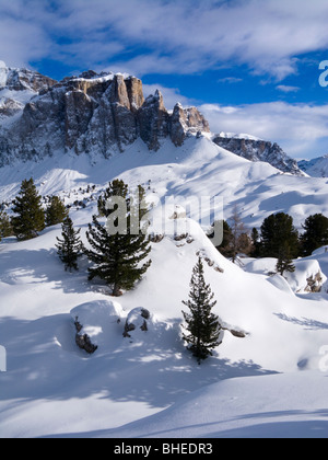 Dolomiten in Selva di Val Gardena (Wolkenstein in angeschaft), Italien. Gruppo di Sella (Sellagruppe) auf Sella Ronda Skizirkus. Stockfoto