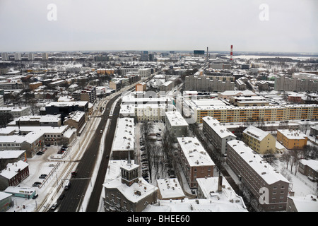 Birdseye-Blick auf die Skyline von Tallinn vom Turm Swissotel Tallinn Estland. Stockfoto