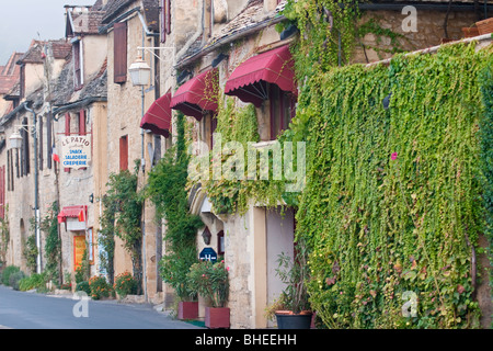 Die charmante bewachsenen Efeu Hotel La Belle Etoile, in einer ruhigen Straße in la Roque-Gageac, Dordogne, Frankreich. Stockfoto