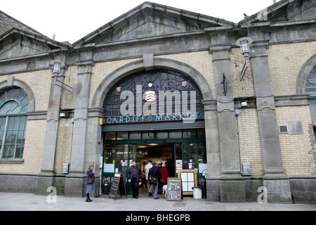 Eingang zum Cardiff-Markt auf Trinity street Cardiff Wales uk Stockfoto