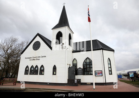 Aussenansicht der norwegischen Kirche Kunstzentrum Cardiff Bucht Wales uk Stockfoto