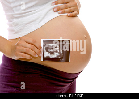 Schwangere Frauen zeigt ein Ultraschallbild Stockfoto