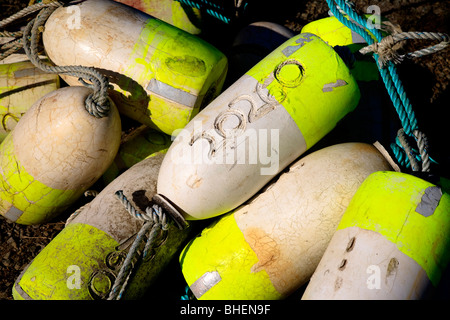 Ein Haufen von kommerziellen Fischfang Schwimmer Stockfoto