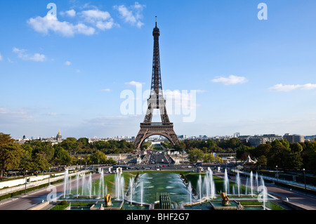 Frankreich, Paris, Trocadero und den Eiffelturm von De Varsovie Quadrat gesehen Stockfoto